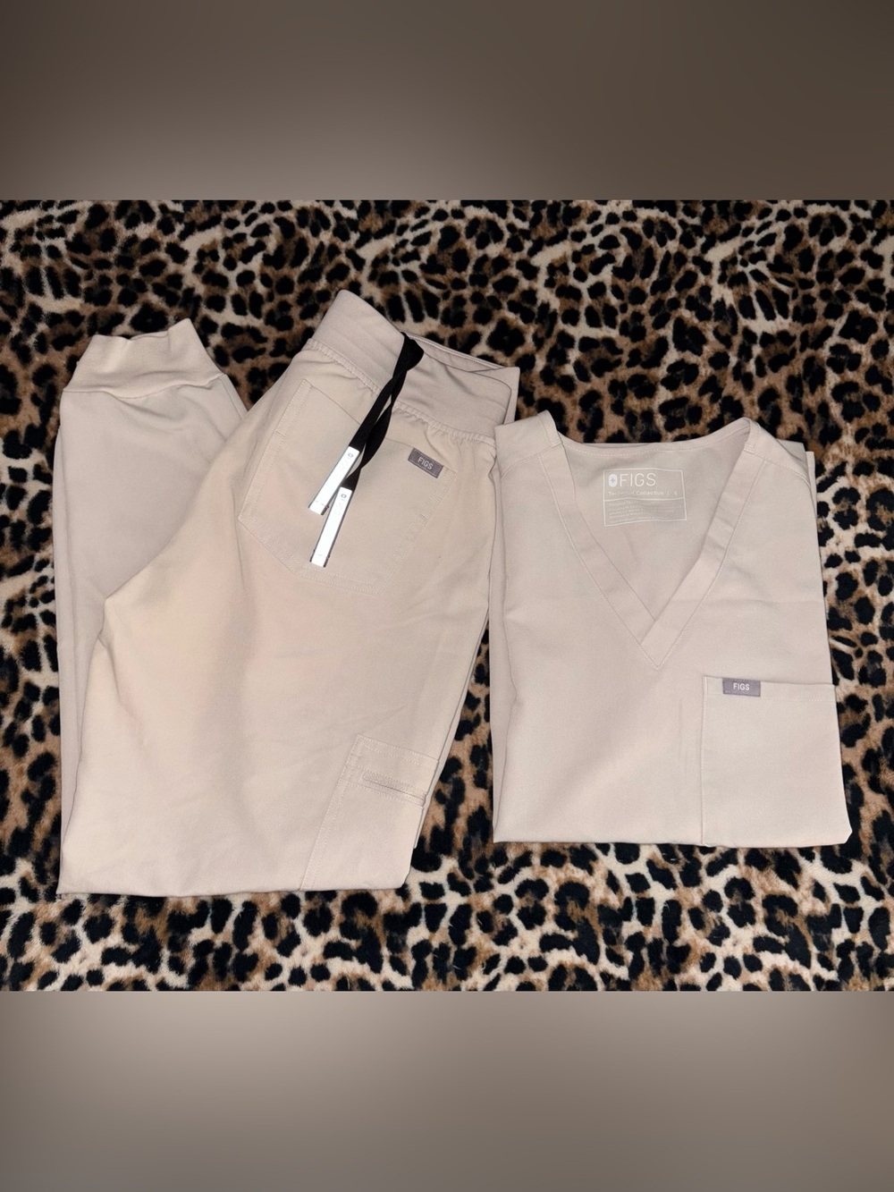 FIGS Women’s Small Catarina Top & Small Petite Zamora Jogger Pants PO# 3139,3199